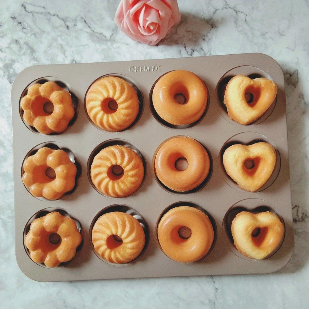 松软可口甜甜圈