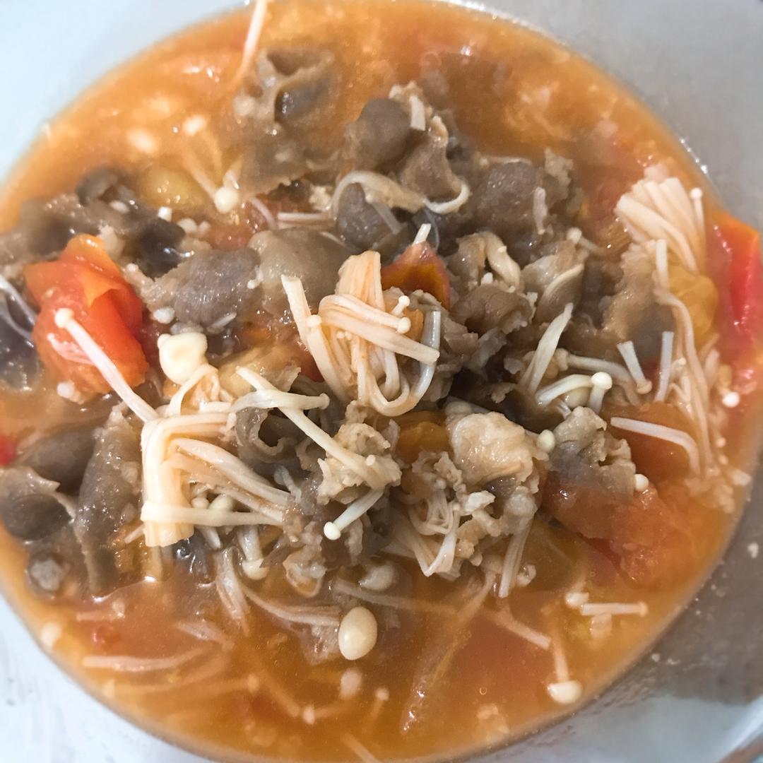 金针菇肥牛番茄锅