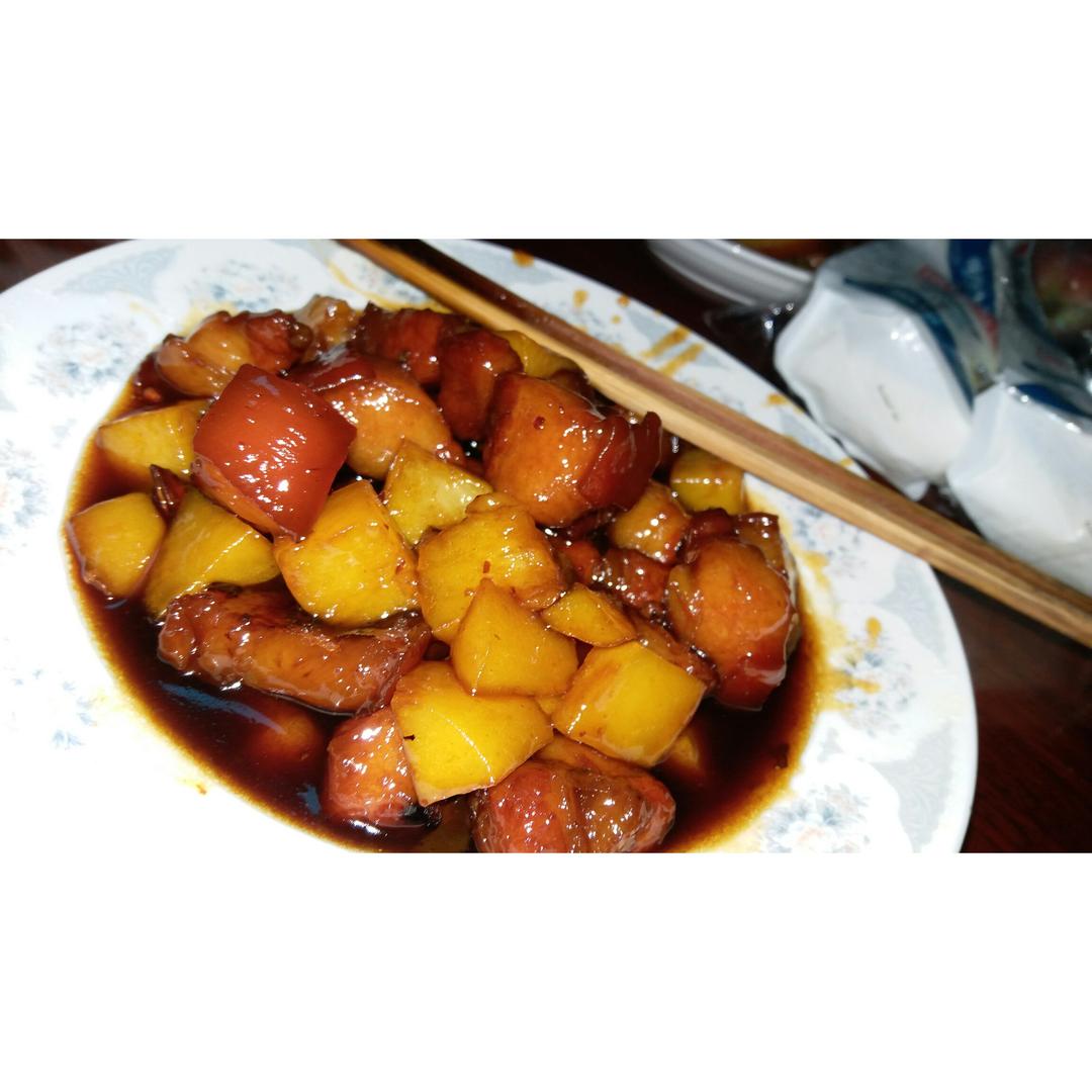 吃着碗里望着锅里的红烧肉