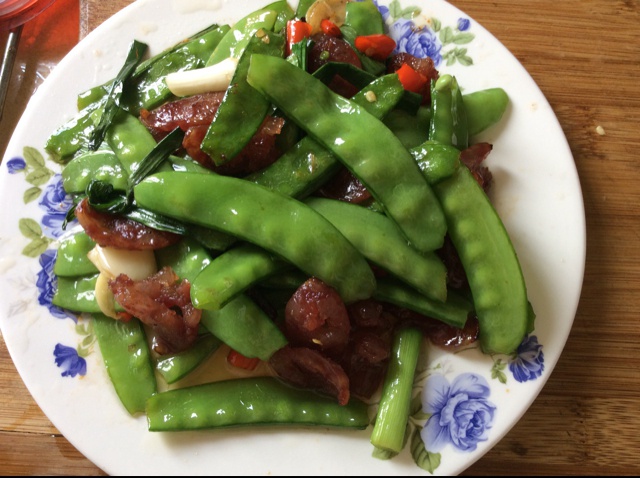 腊肠炒荷兰豆