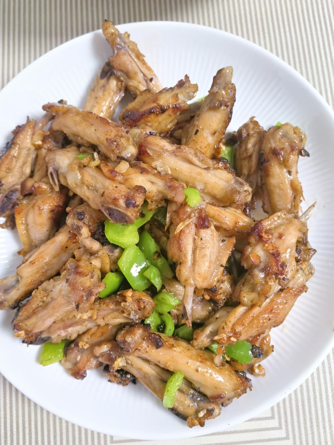 蒜香鸡翅，这才是鸡翅最好吃的做法