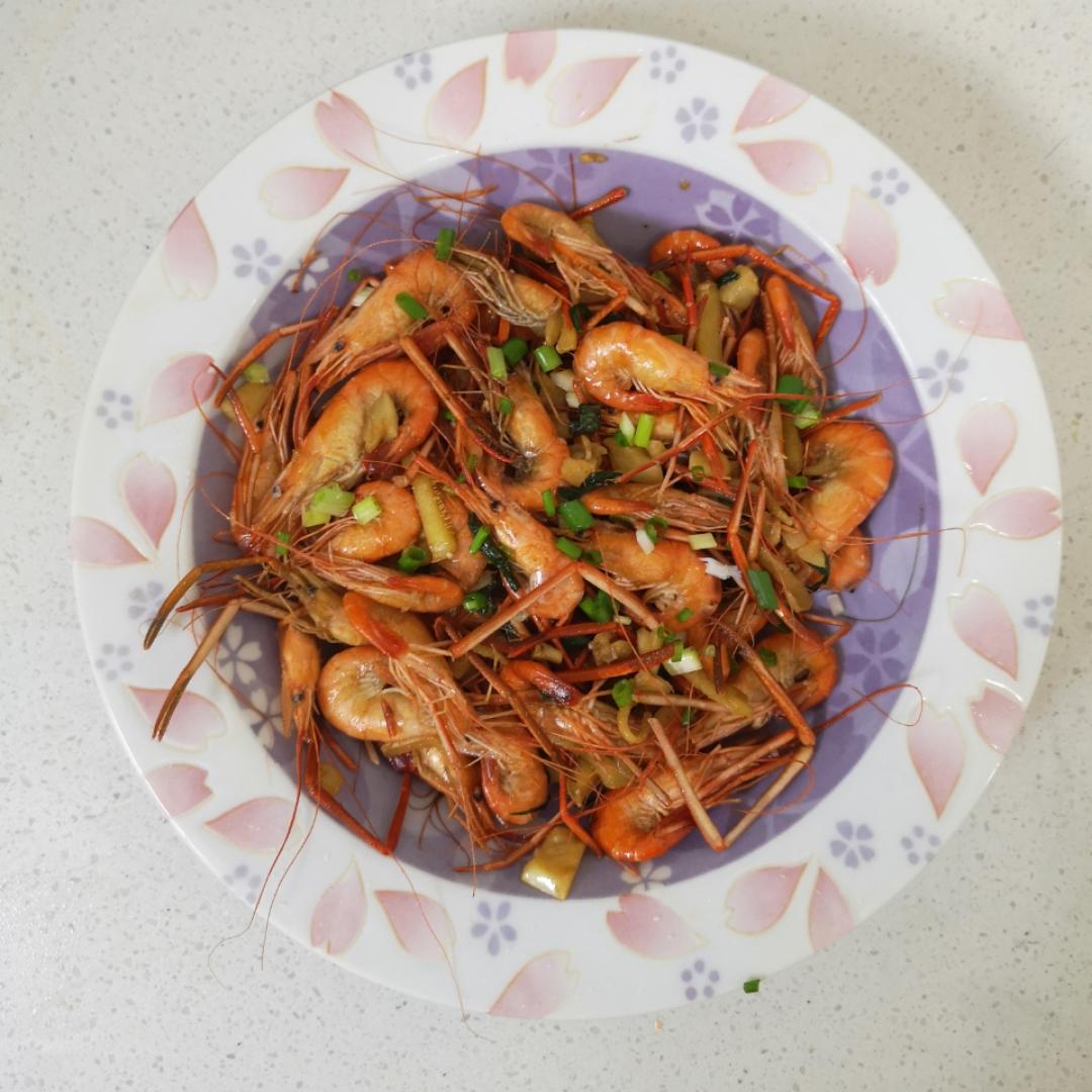 爆炒小河虾