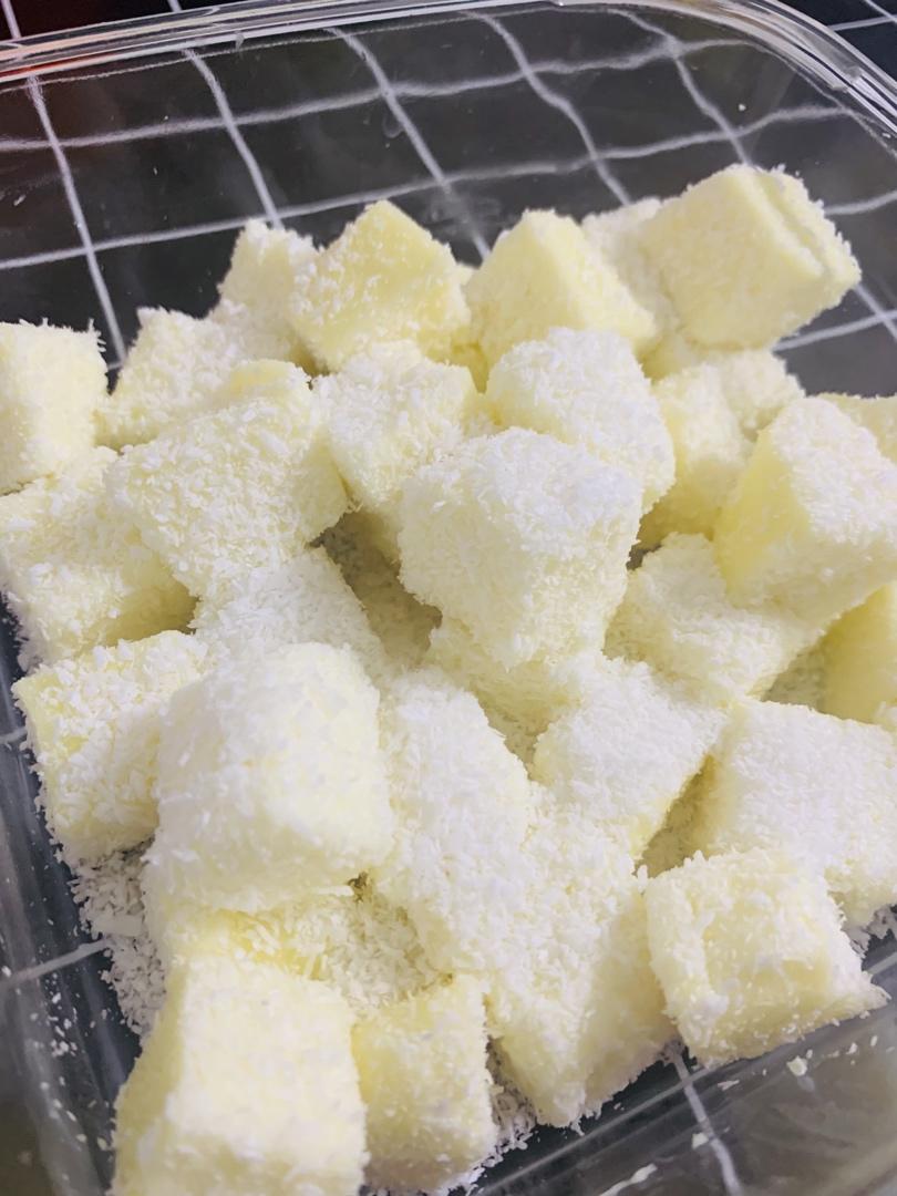完胜85度C牛奶椰丝小方