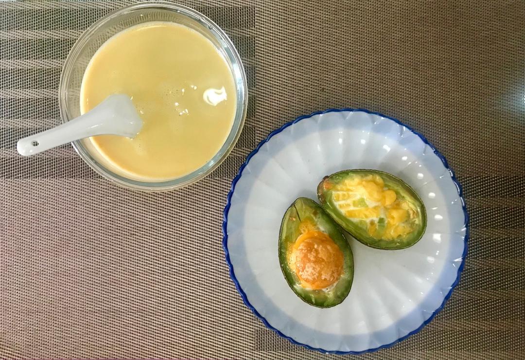 牛油果烤蛋