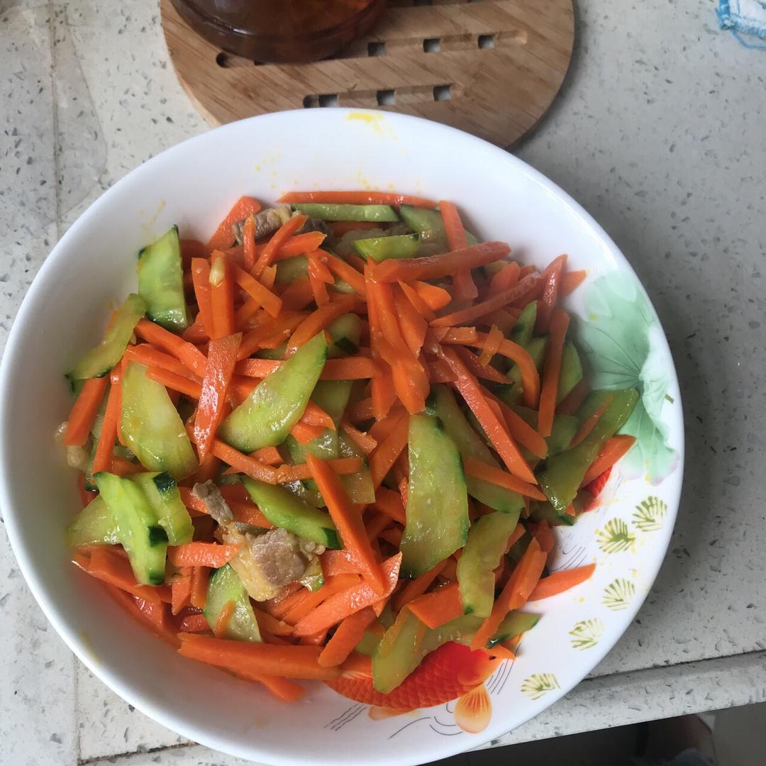 胡萝卜青瓜炒肉片