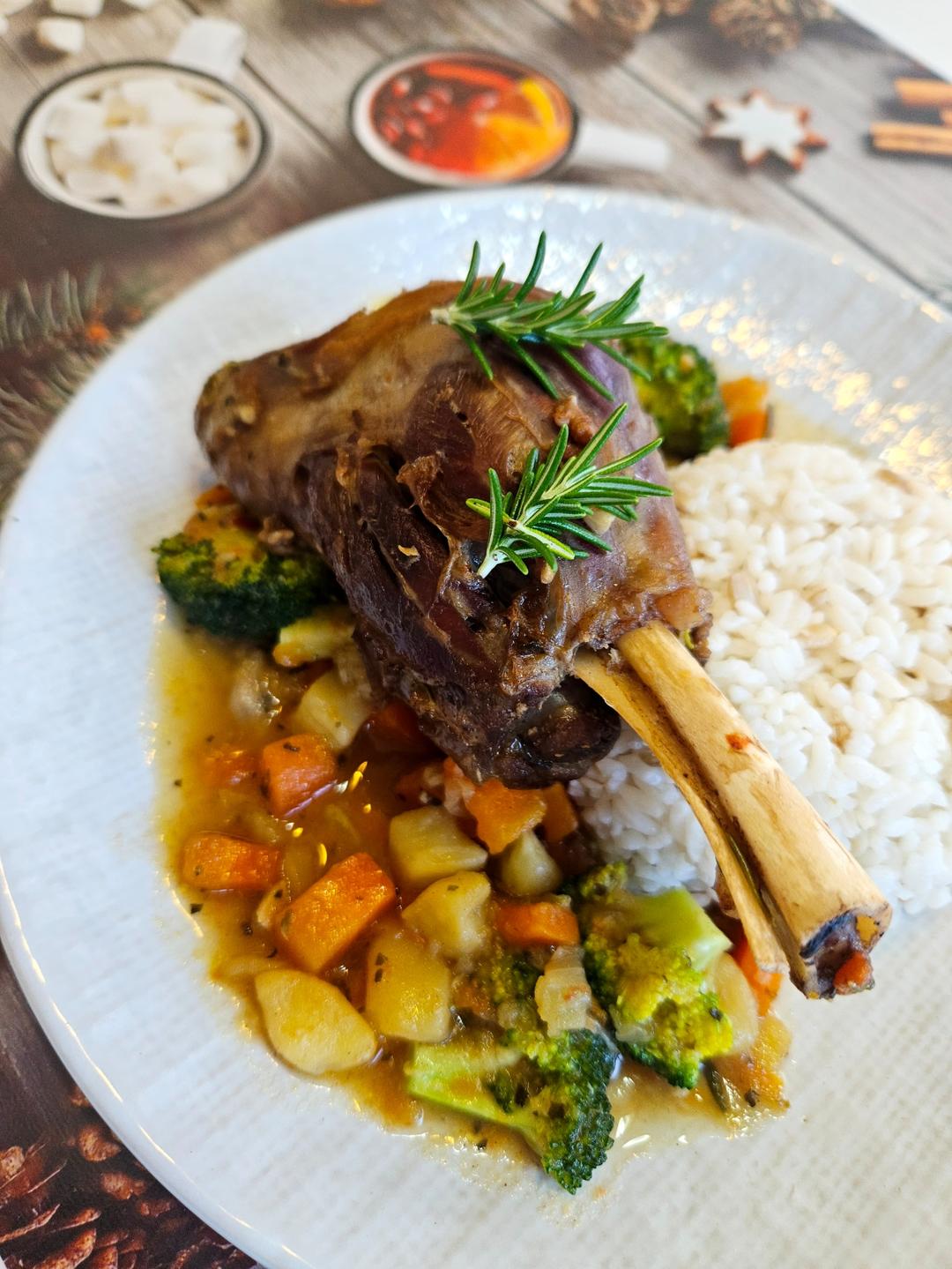 地中海料理—慢炖羊小腿（Braised Lamb Shanks）