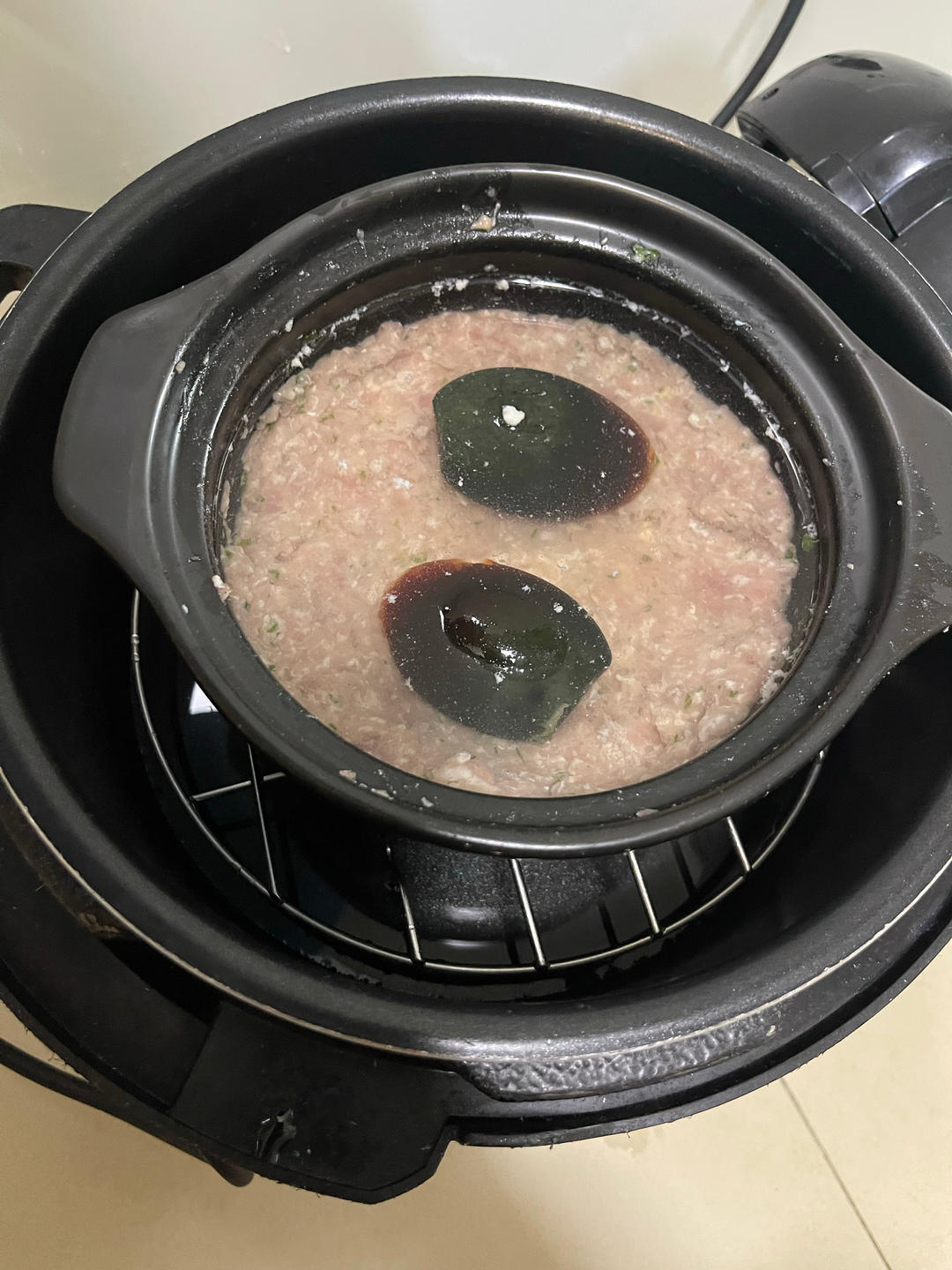 皮蛋肉饼汤
