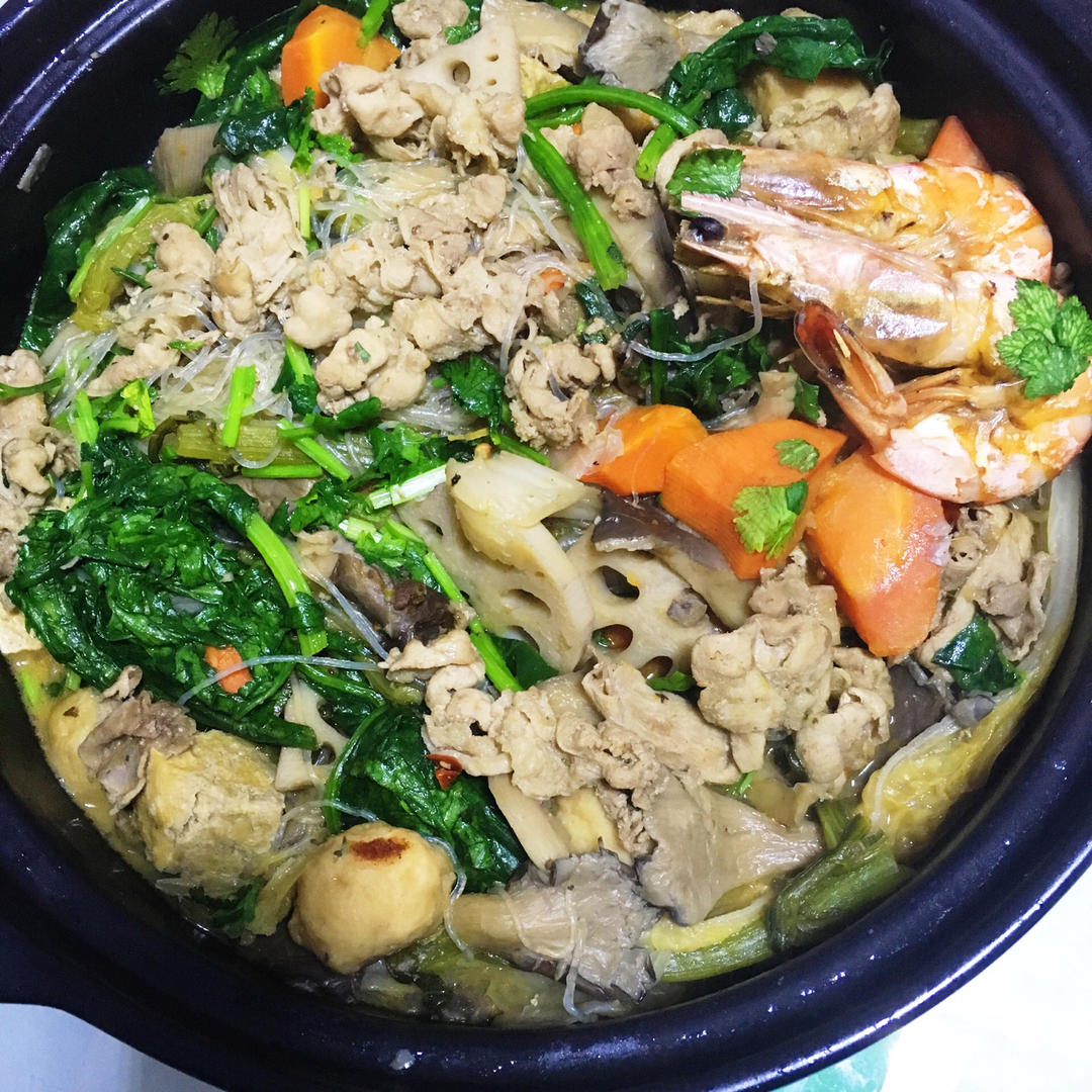 肥牛蘑菇砂锅 Beef & Mushroom Hotpot