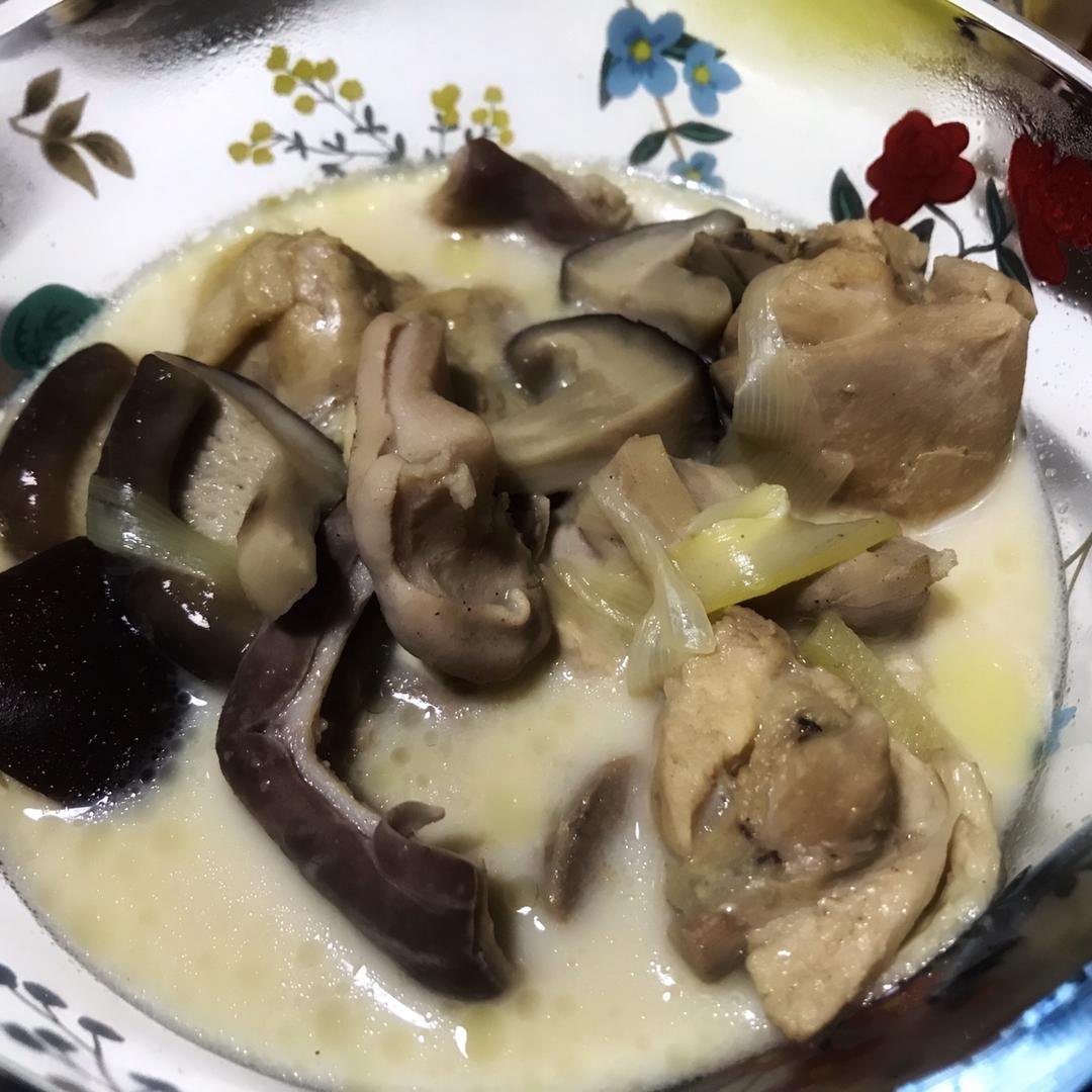 〈胡椒猪肚鸡汤〉，我超级喜欢的味道，欣小厨 😏