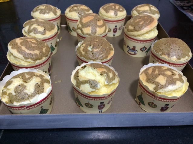 消耗淡奶油之作——淡奶油小蛋糕