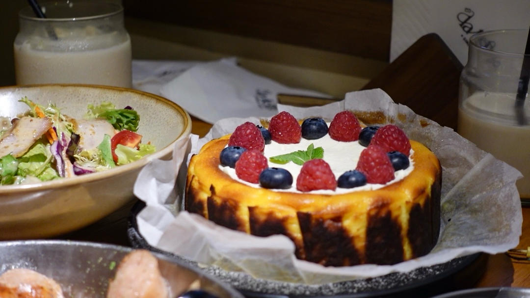 快手的网红basque cheesecake巴斯克焦芝士蛋糕