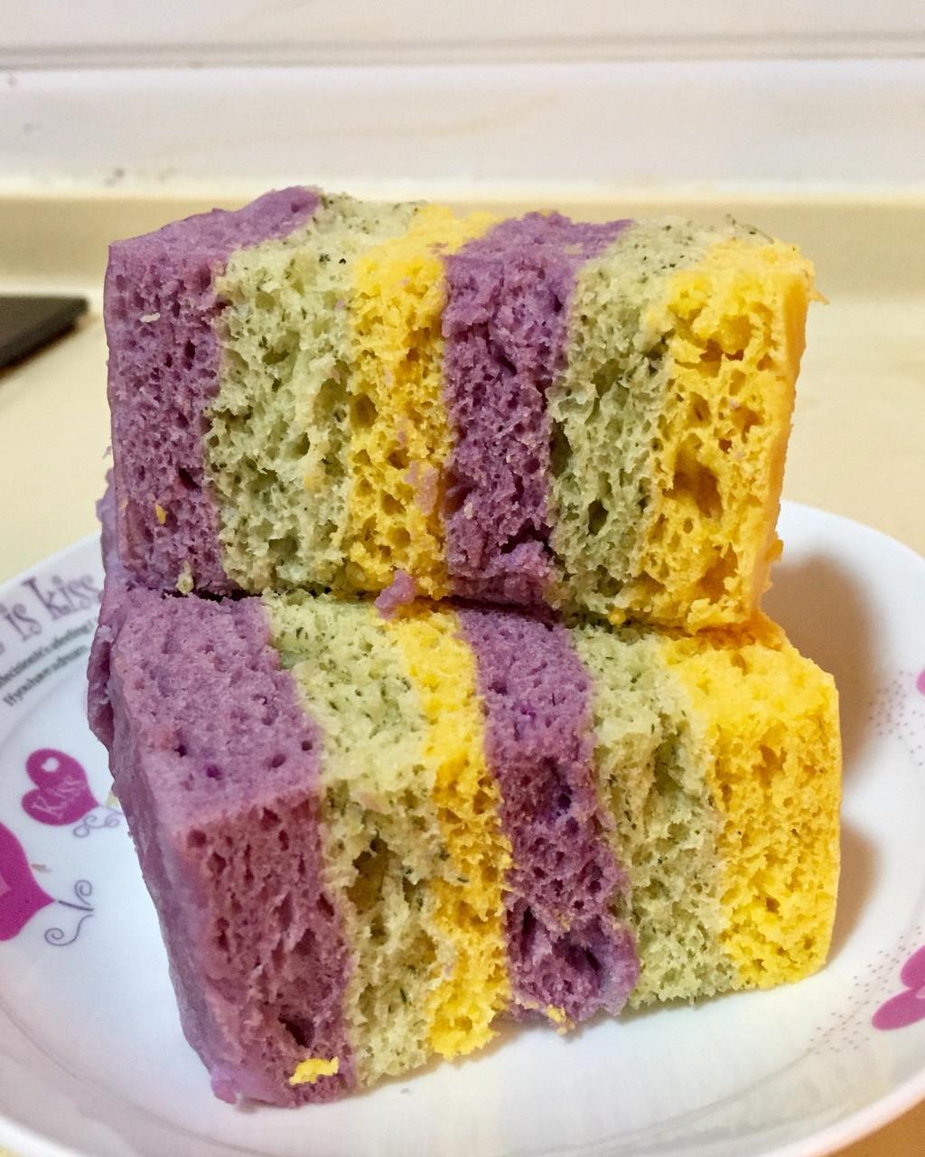 资深遛遛做的三色发糕