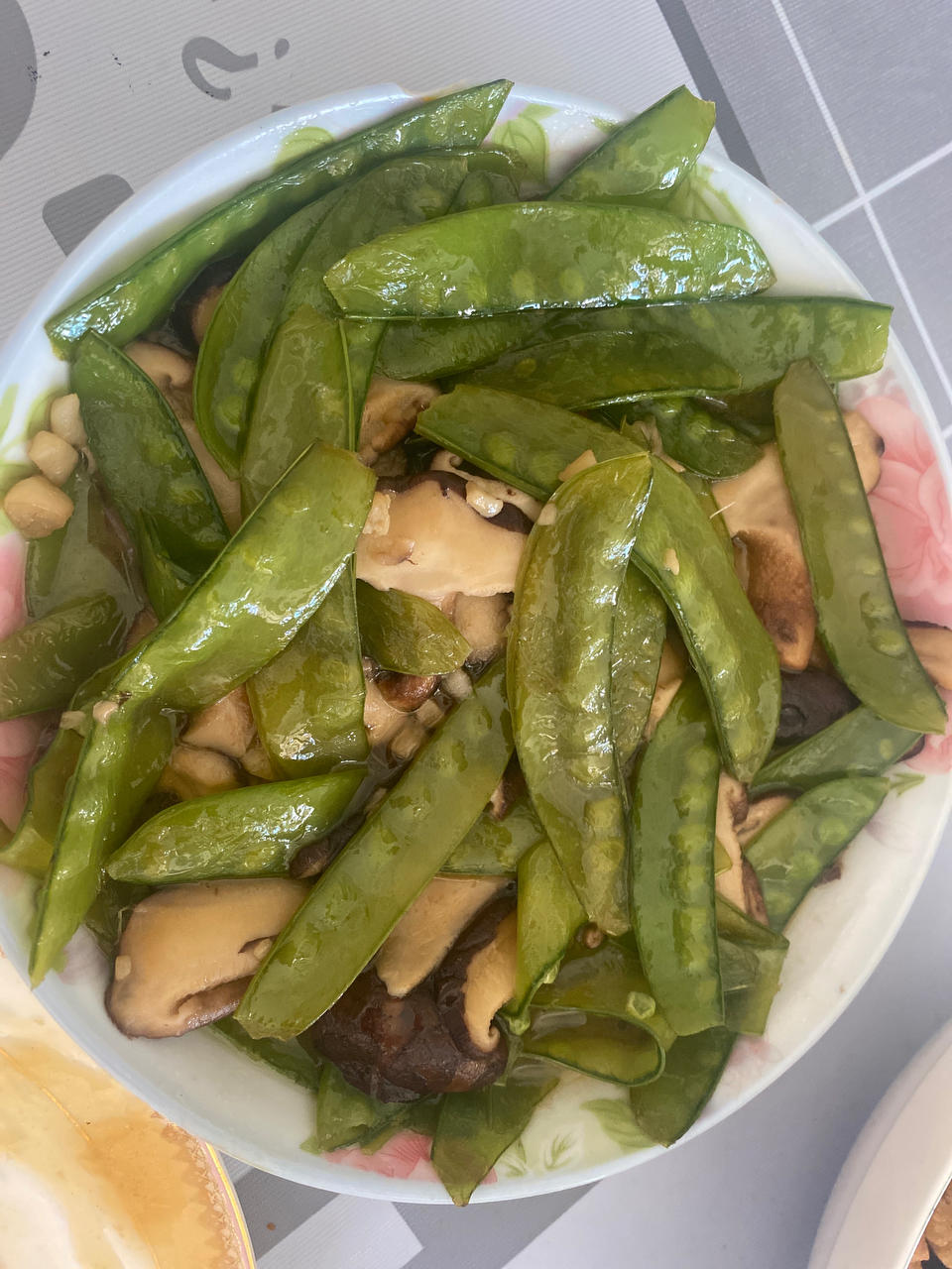 剪豆炒香菇