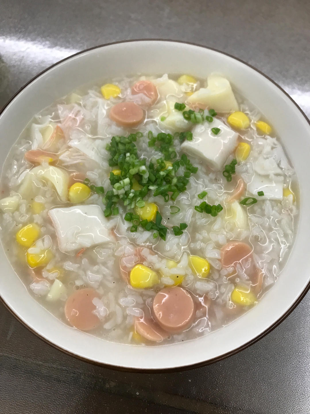 一人食·皮蛋火腿玉米蟹肉棒粥（附白粥做法精准配料小白都能学会）