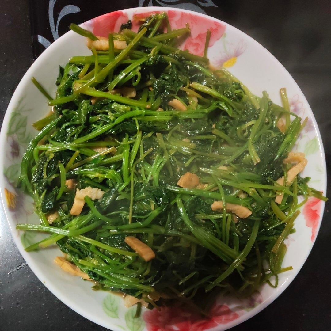 芹菜炒肉