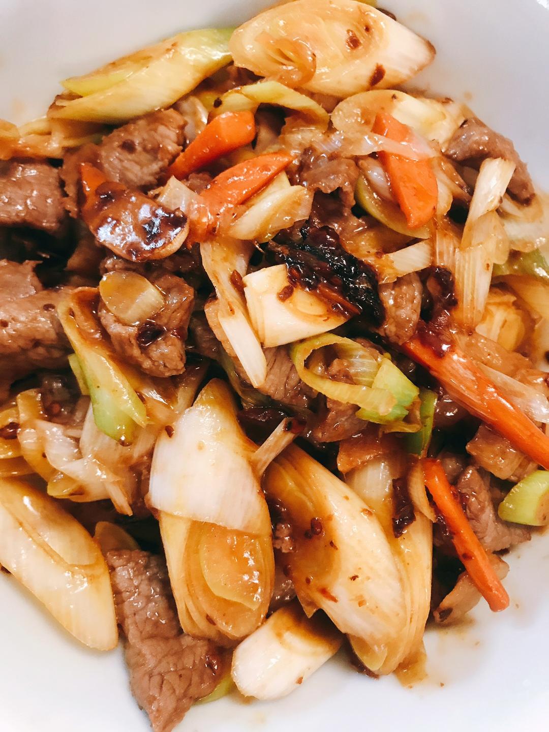 大葱炒牛肉（或肥牛）
