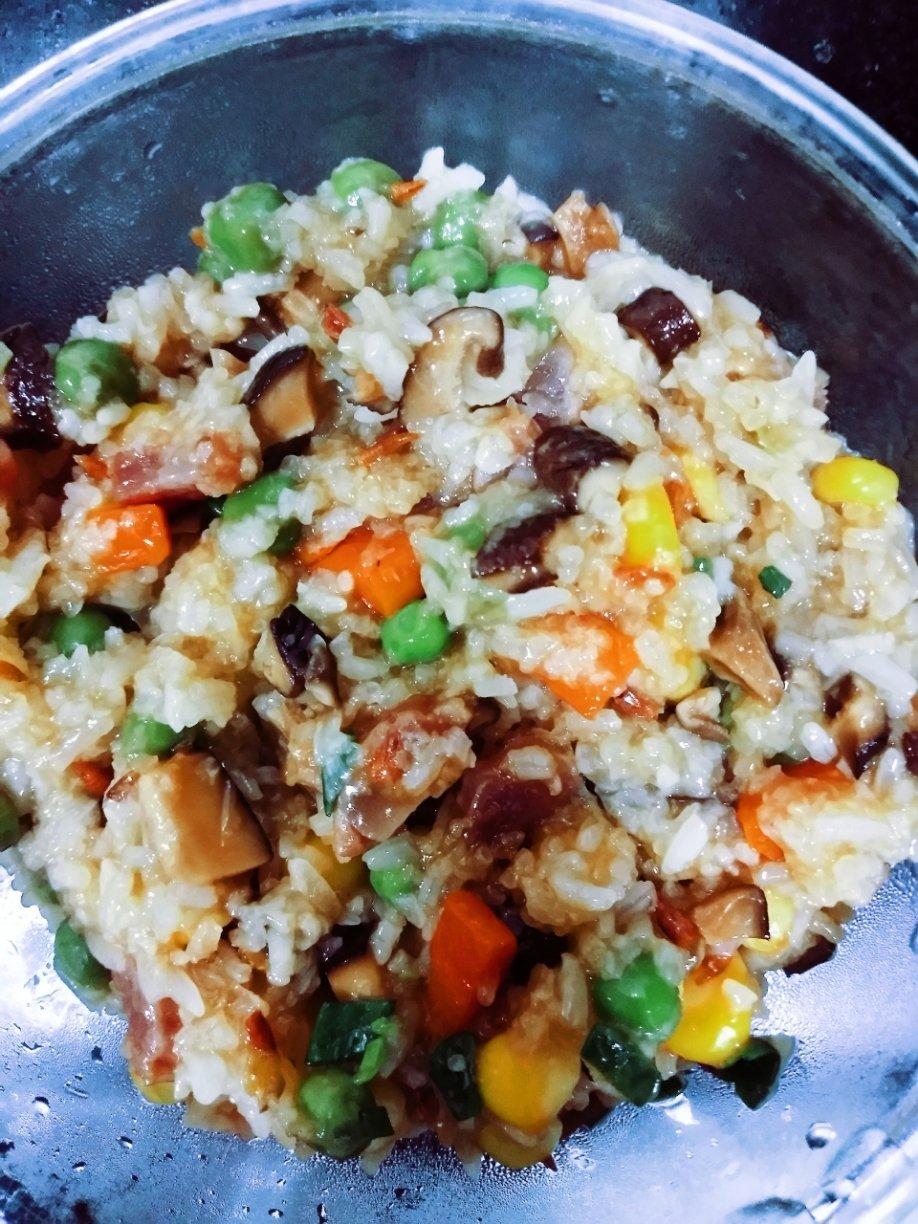 电饭煲焖腊味糯米饭