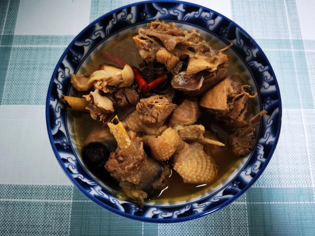 小公鸡炖🍄蘑菇（多种菌菇版）