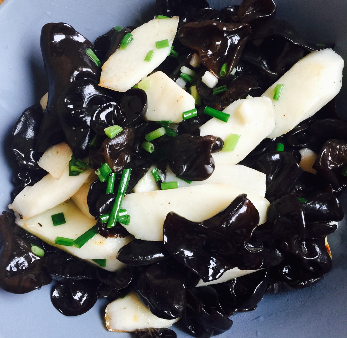 臭臭哒做的清炒山药木耳