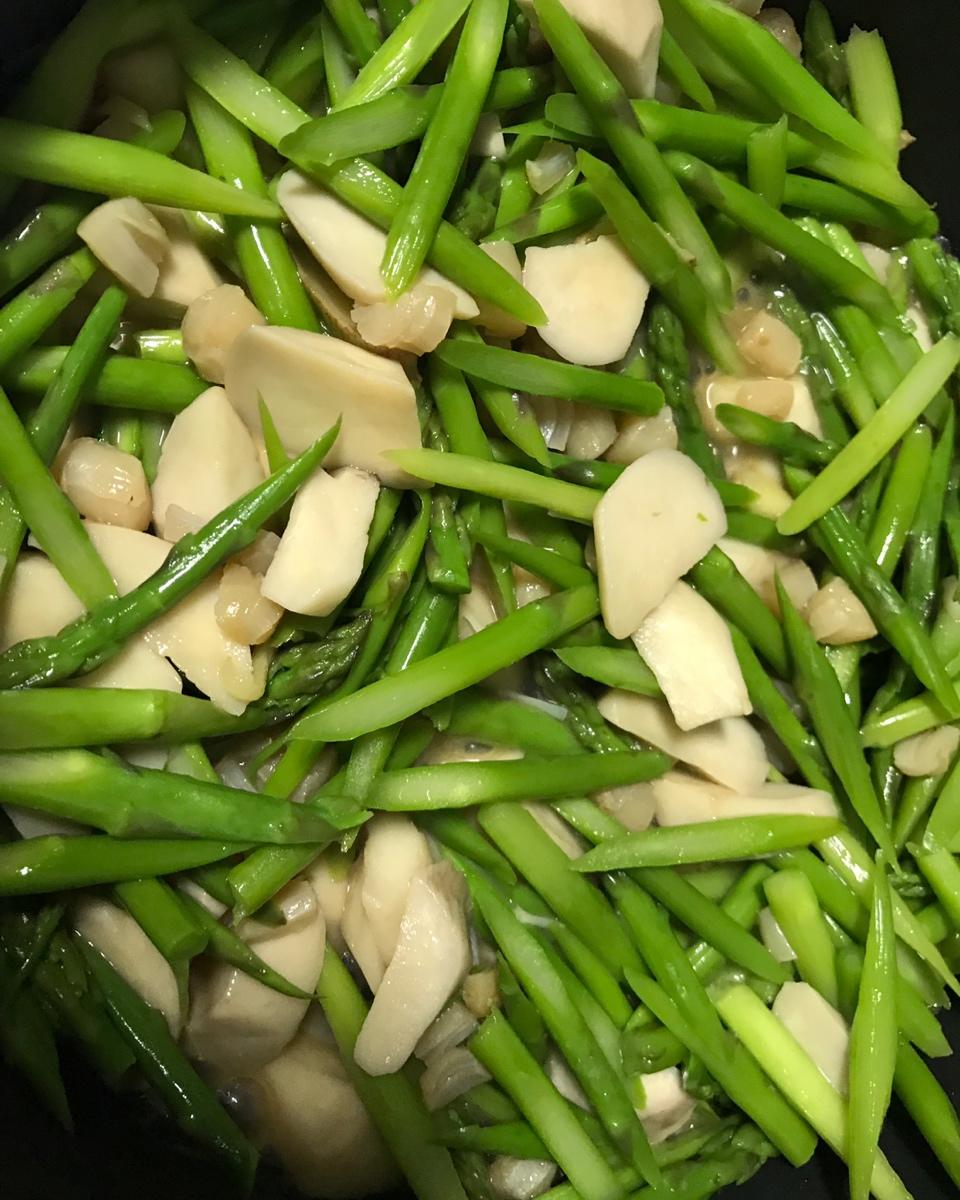 鲜掉眉毛的炒三鲜～芦笋杏鲍菇干贝