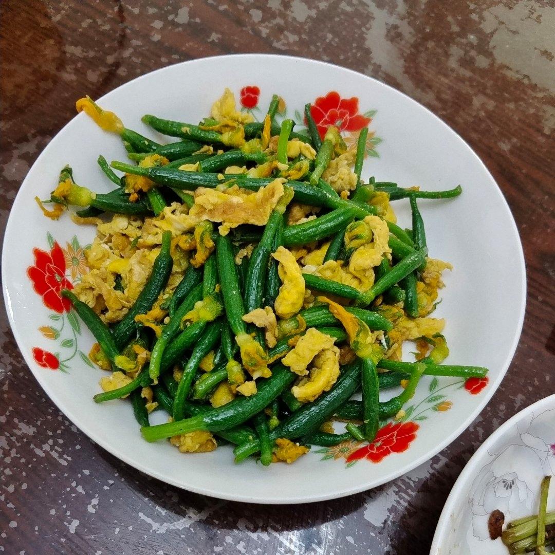 黄瓜花炒鸡蛋