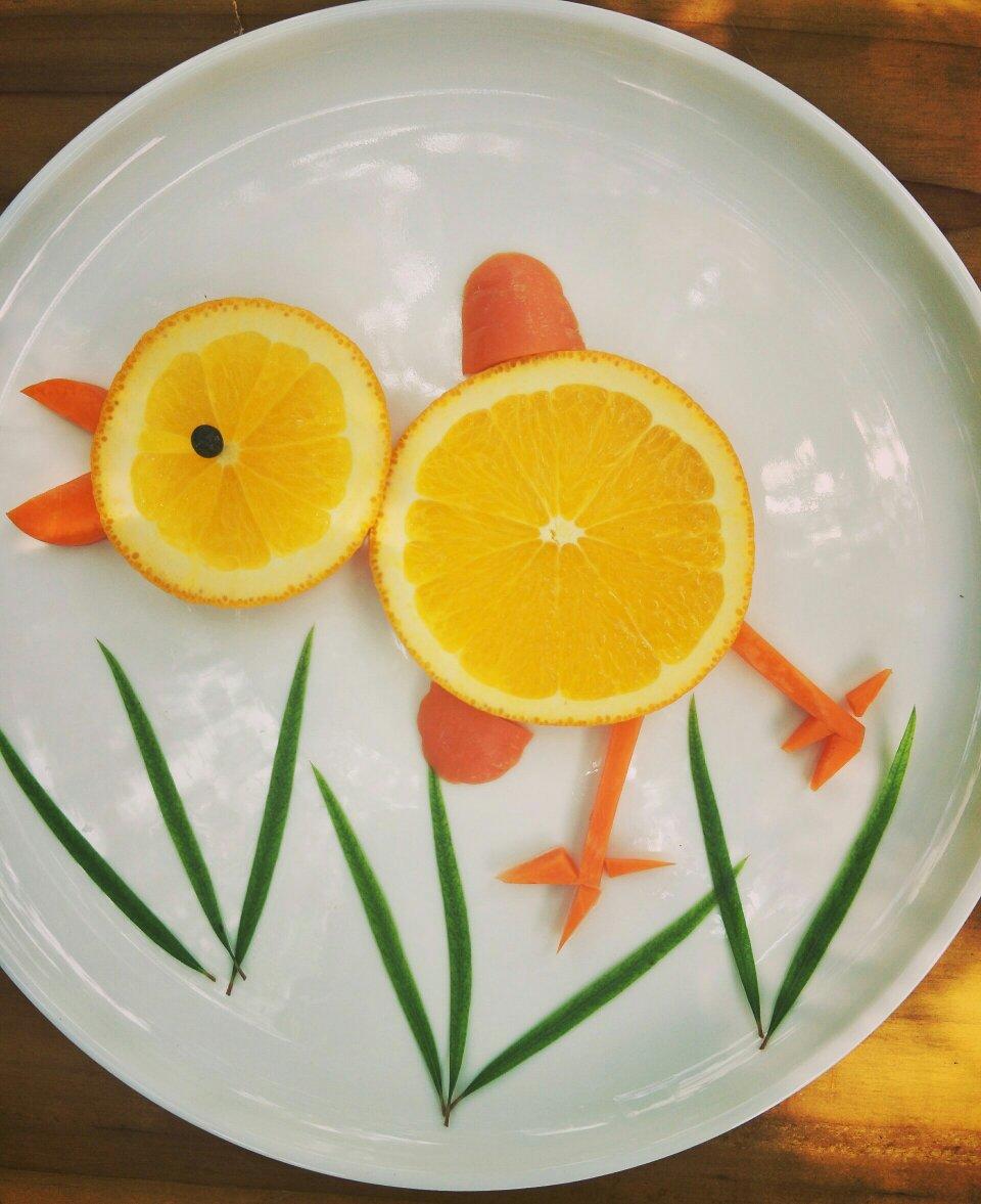 可爱小鸡水果拼盘