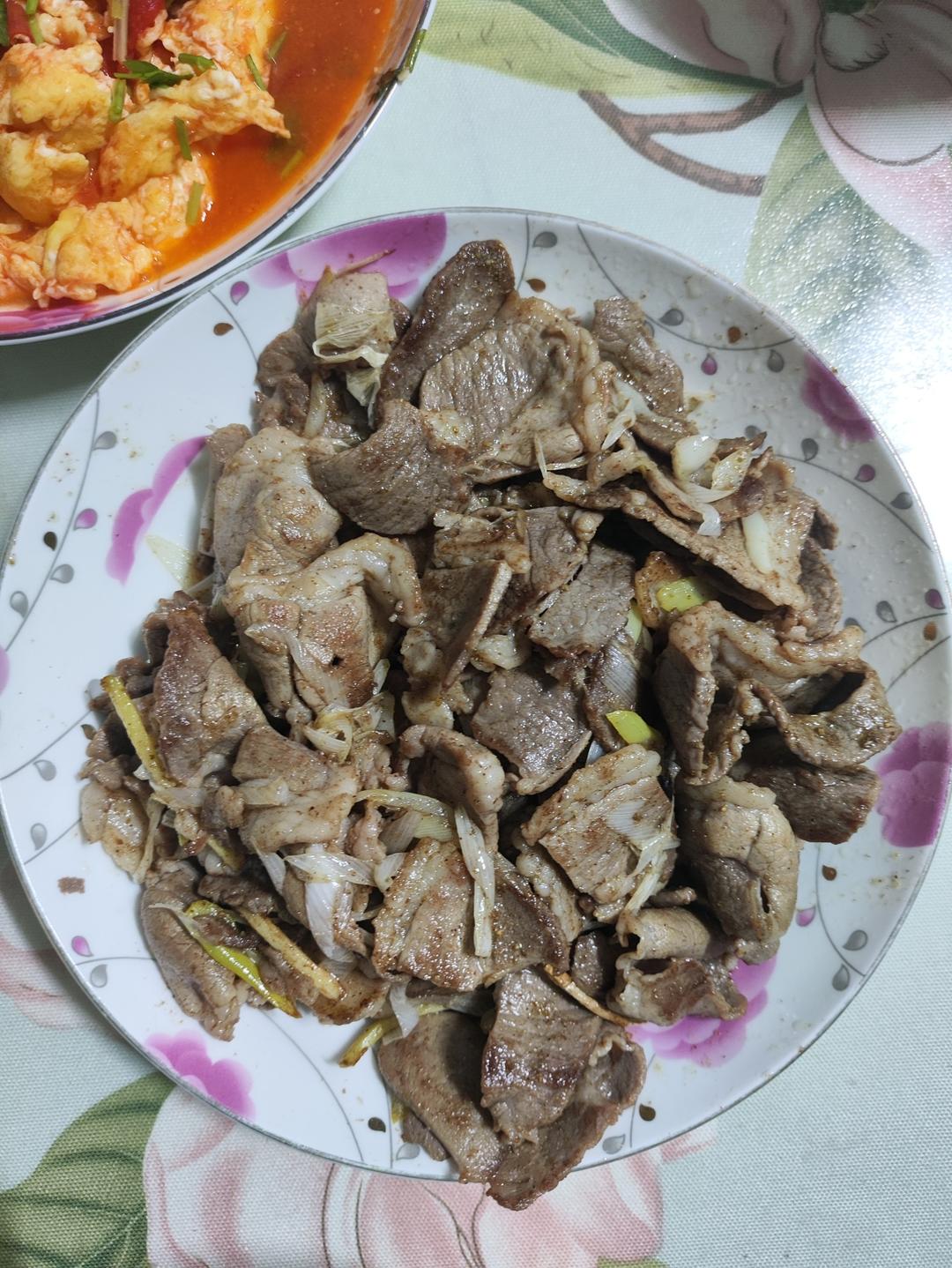 新疆特色
孜然炒烤羊肉