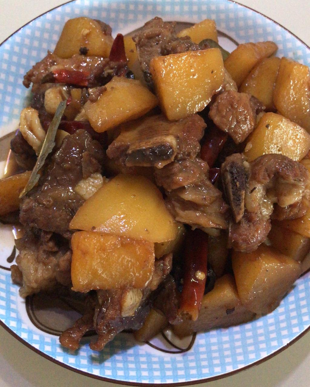 土豆烧排骨