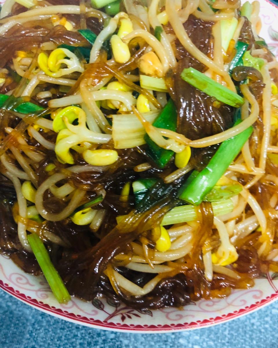 黄豆芽炒粉条