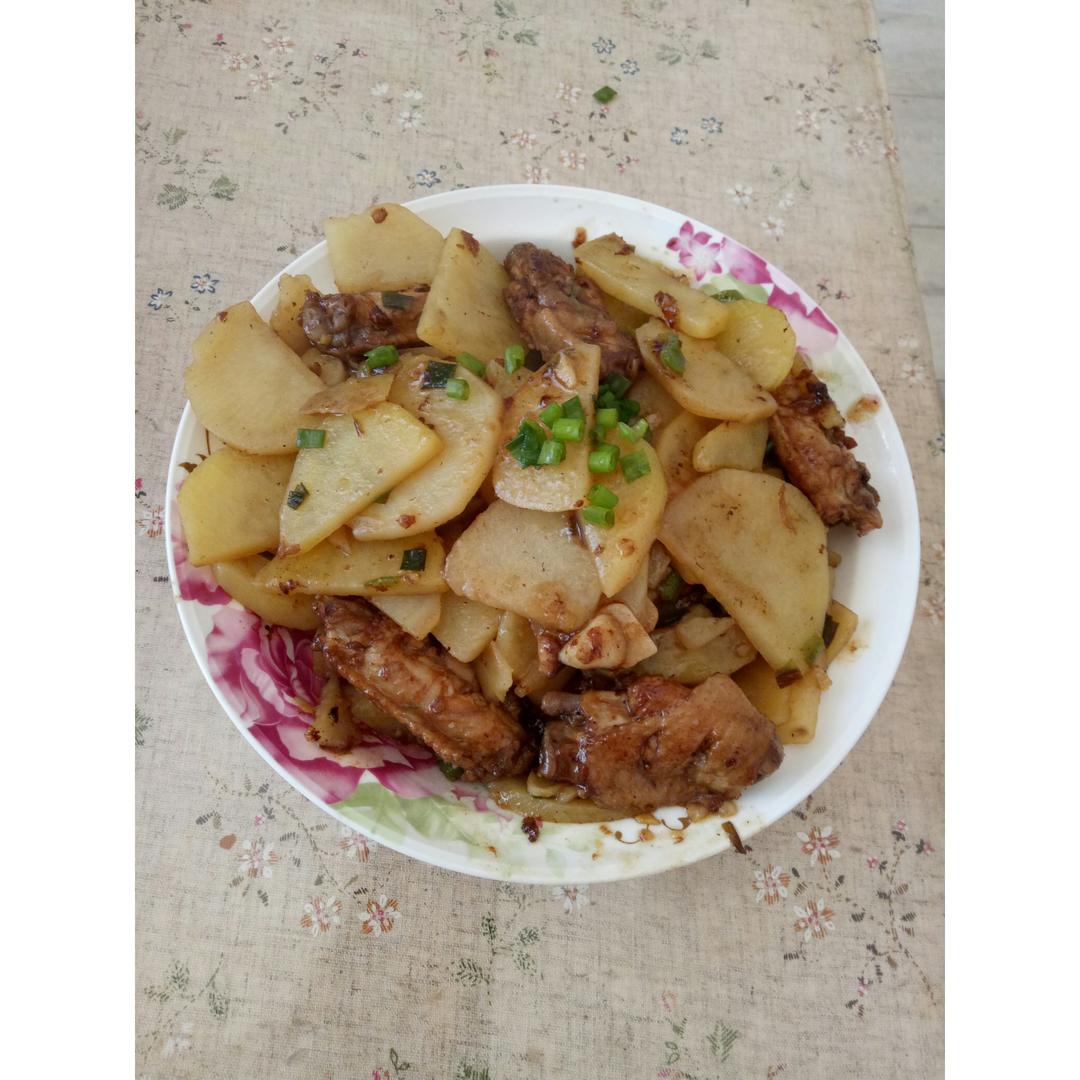 土豆炖鸡翅（快手零失败）
