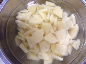 土豆炒牛肉的做法 步骤1
