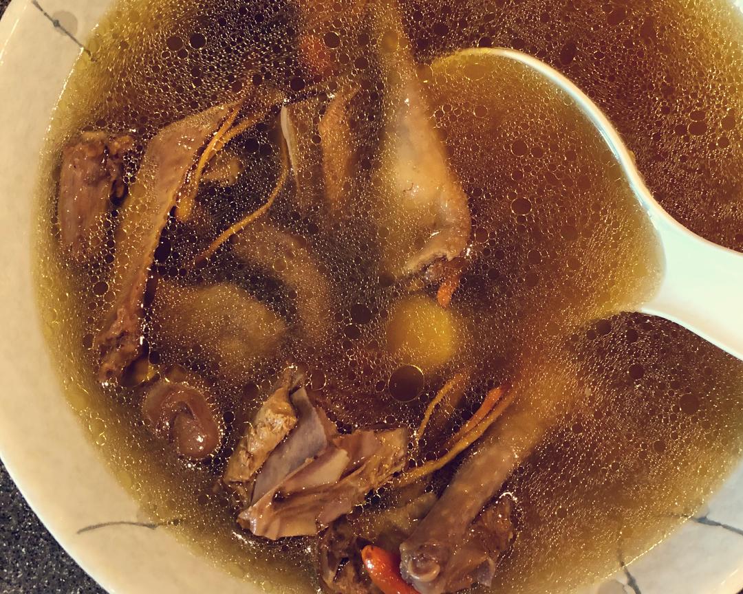 滋补鸽子汤的做法