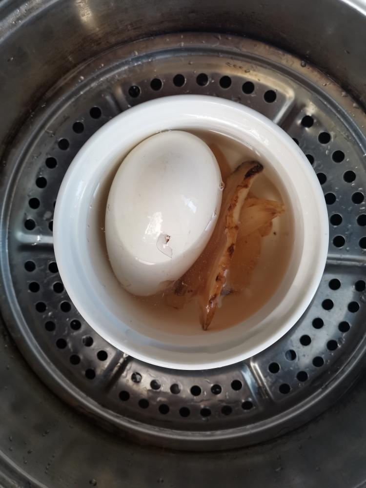 天麻炖鹅蛋的做法 步骤3