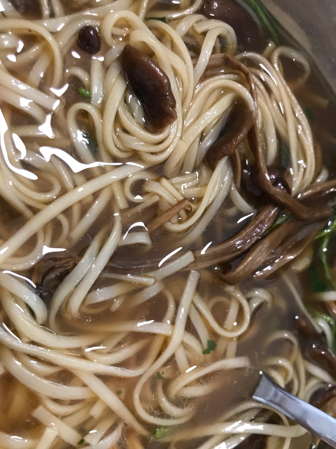 10分钟菌汤麻油面（来自小猪的蔬食magic）