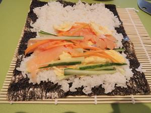 三文鱼，吞拿鱼寿司的做法 步骤2