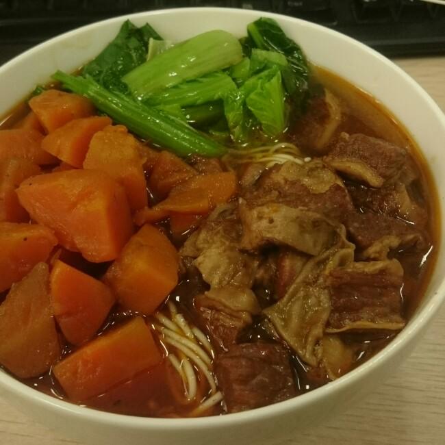 焖烧杯版红烧牛肉面