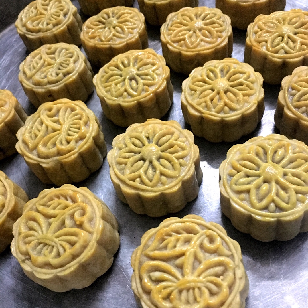 广式月饼——蛋黄莲蓉月饼