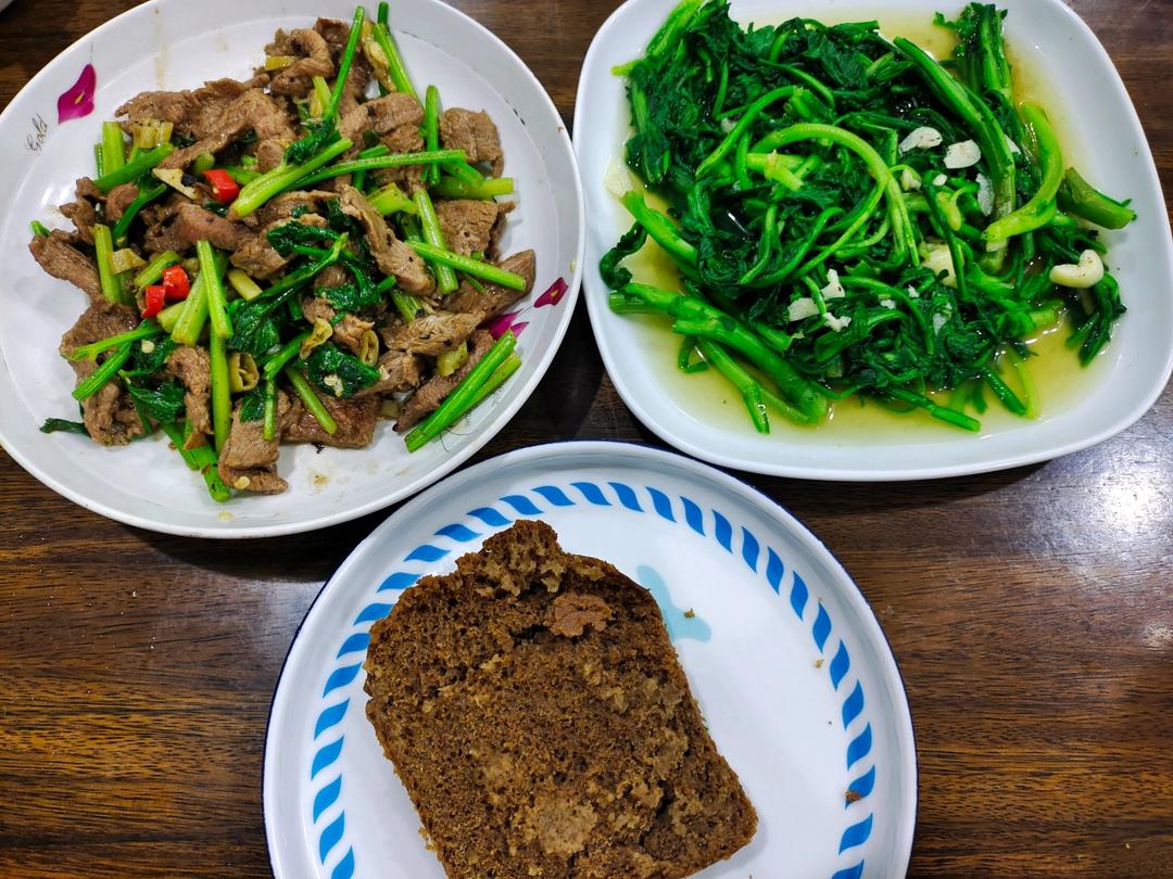 小炒黄牛肉，肉嫩味香！太好吃了简直是米饭杀手！