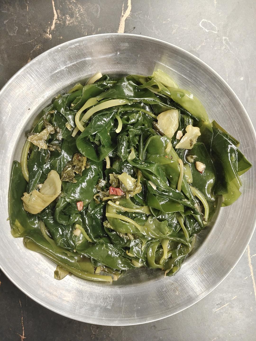 美味简单的凉拌嫩海带苗