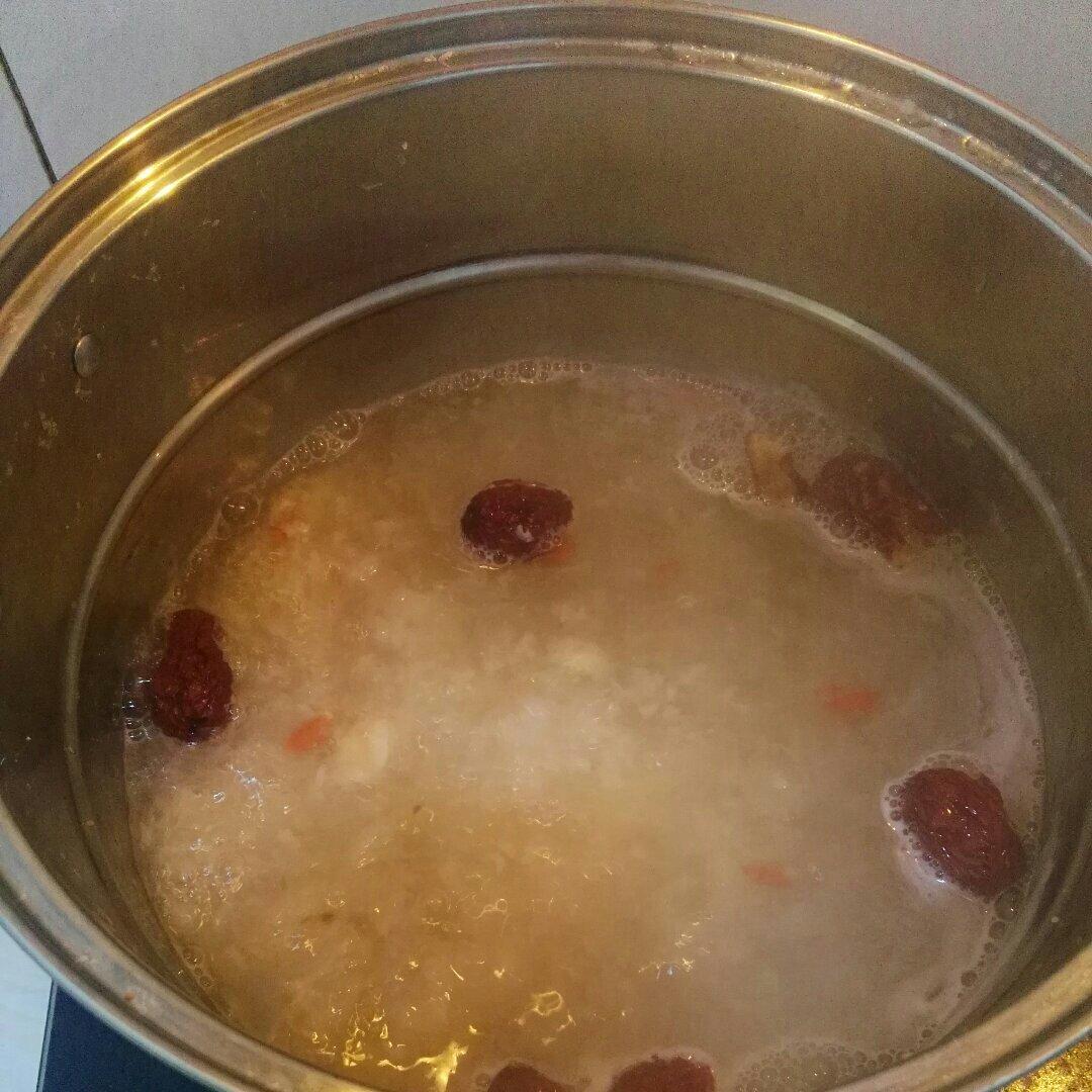 银耳百合莲子羹