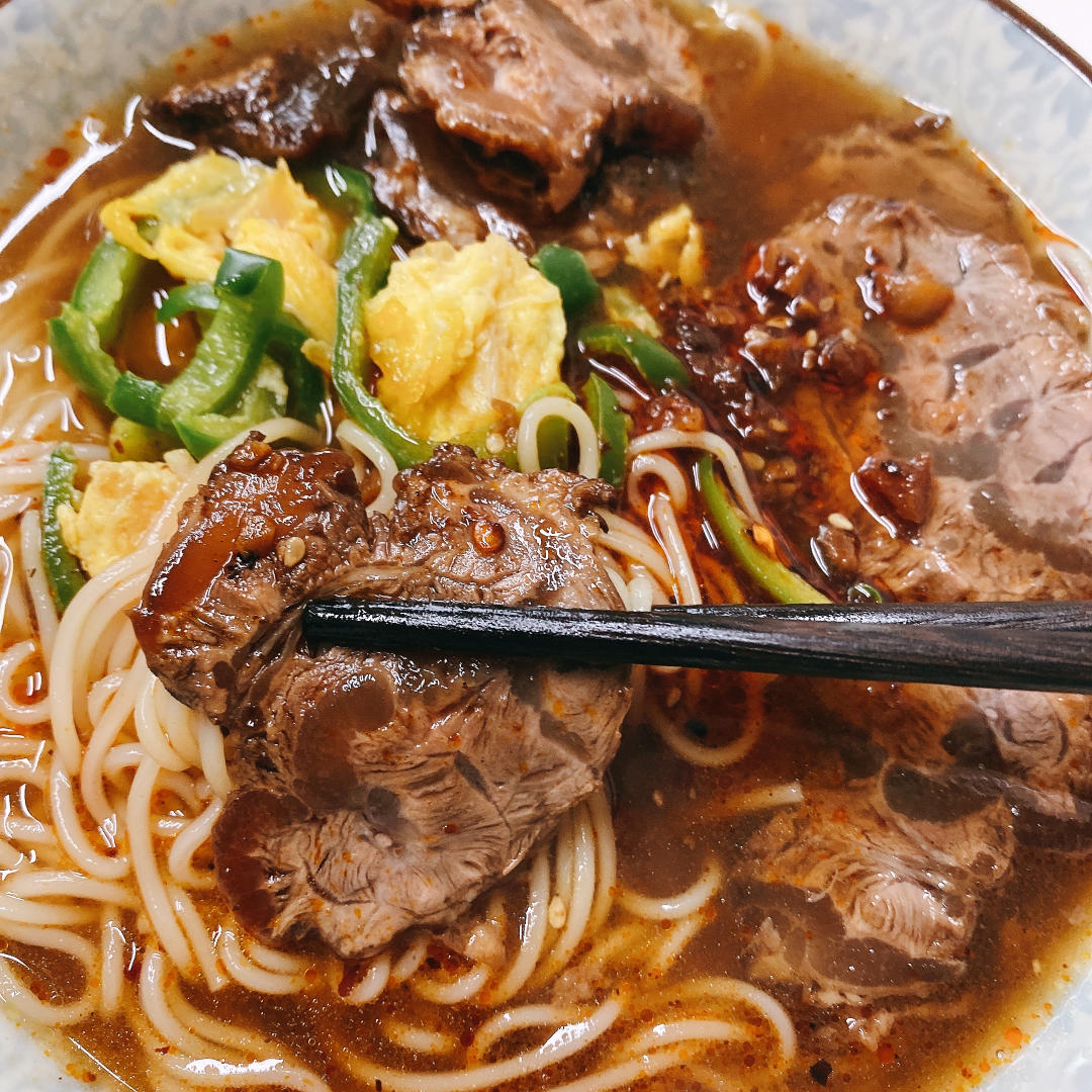 焖一锅人人都爱的酱香牛肉，有了这款酱，国外的小朋友也可以随时吃卤牛肉啦