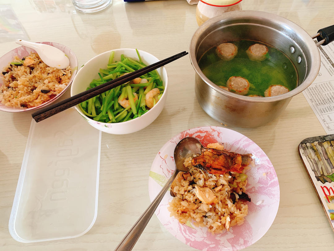 【超快手】三文鱼菌菇焖饭