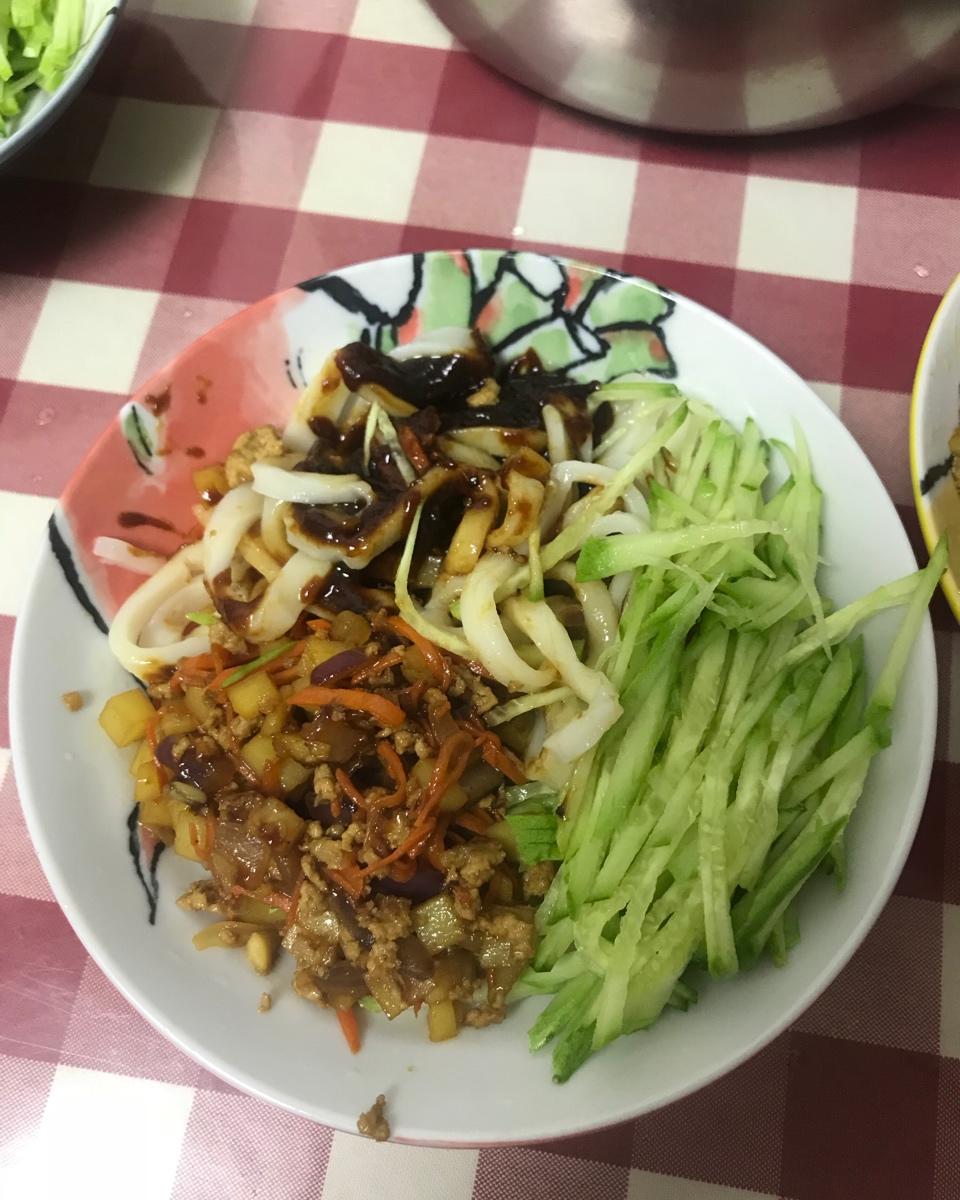 堂妈小厨——韩式炸酱面