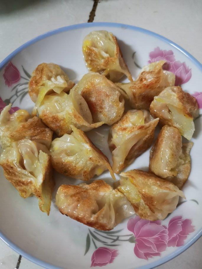 煎饺子