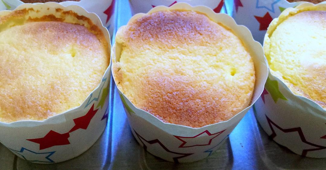原味海绵纸杯蛋糕（非常适合裱花、盖糖皮的cupcake方子）