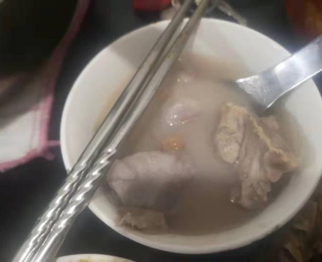 槟榔芋头排骨汤的做法