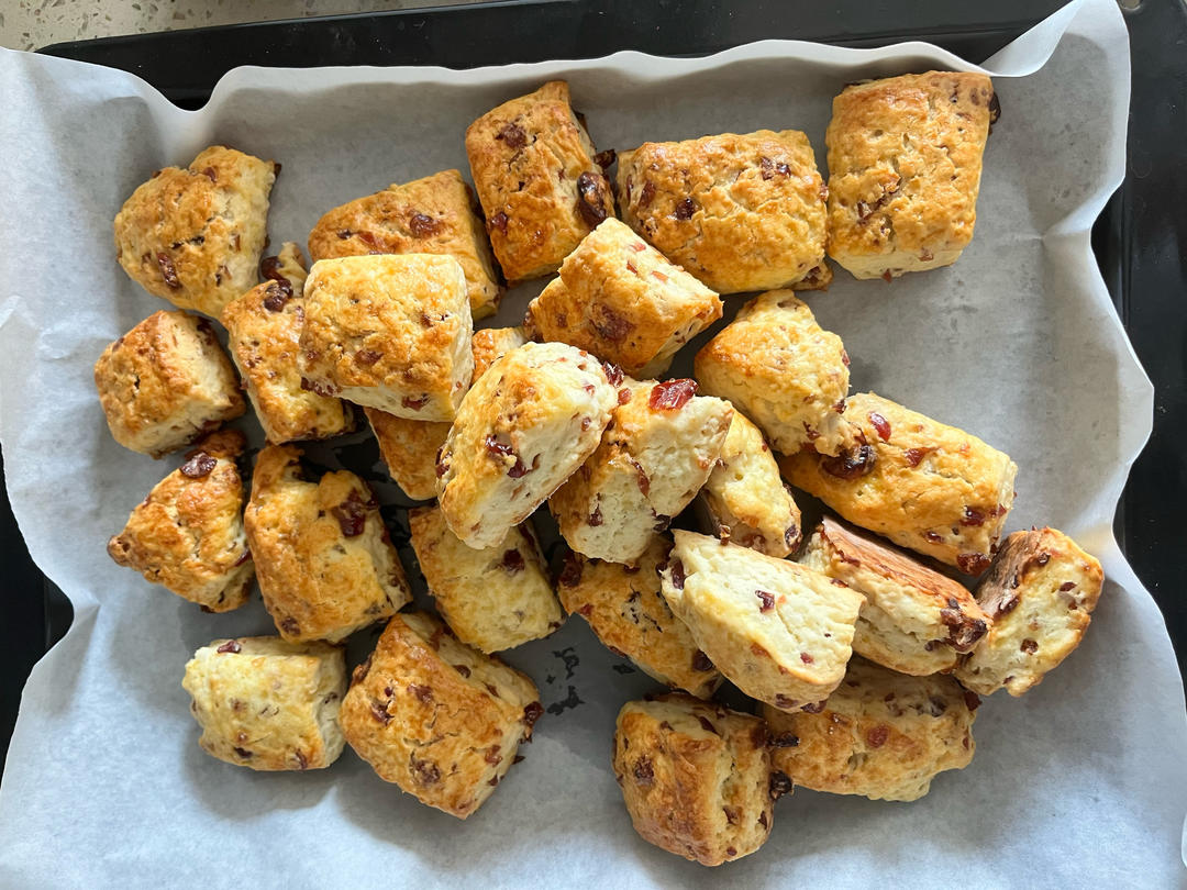 消耗淡奶油的司康