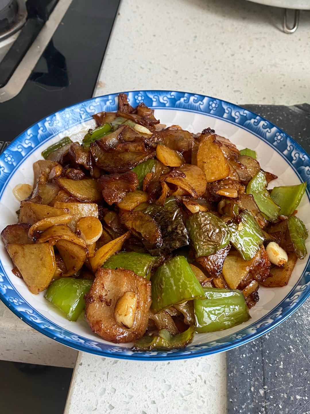 五花肉干煎土豆