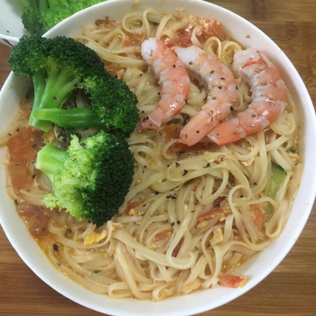 最家常的普通汤面——西红柿鸡蛋龙须面