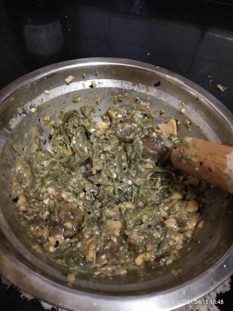 擂辣椒皮蛋